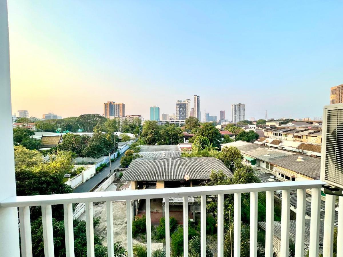 Apartamento Town Sukhumvit 71 Bangkok Exterior foto