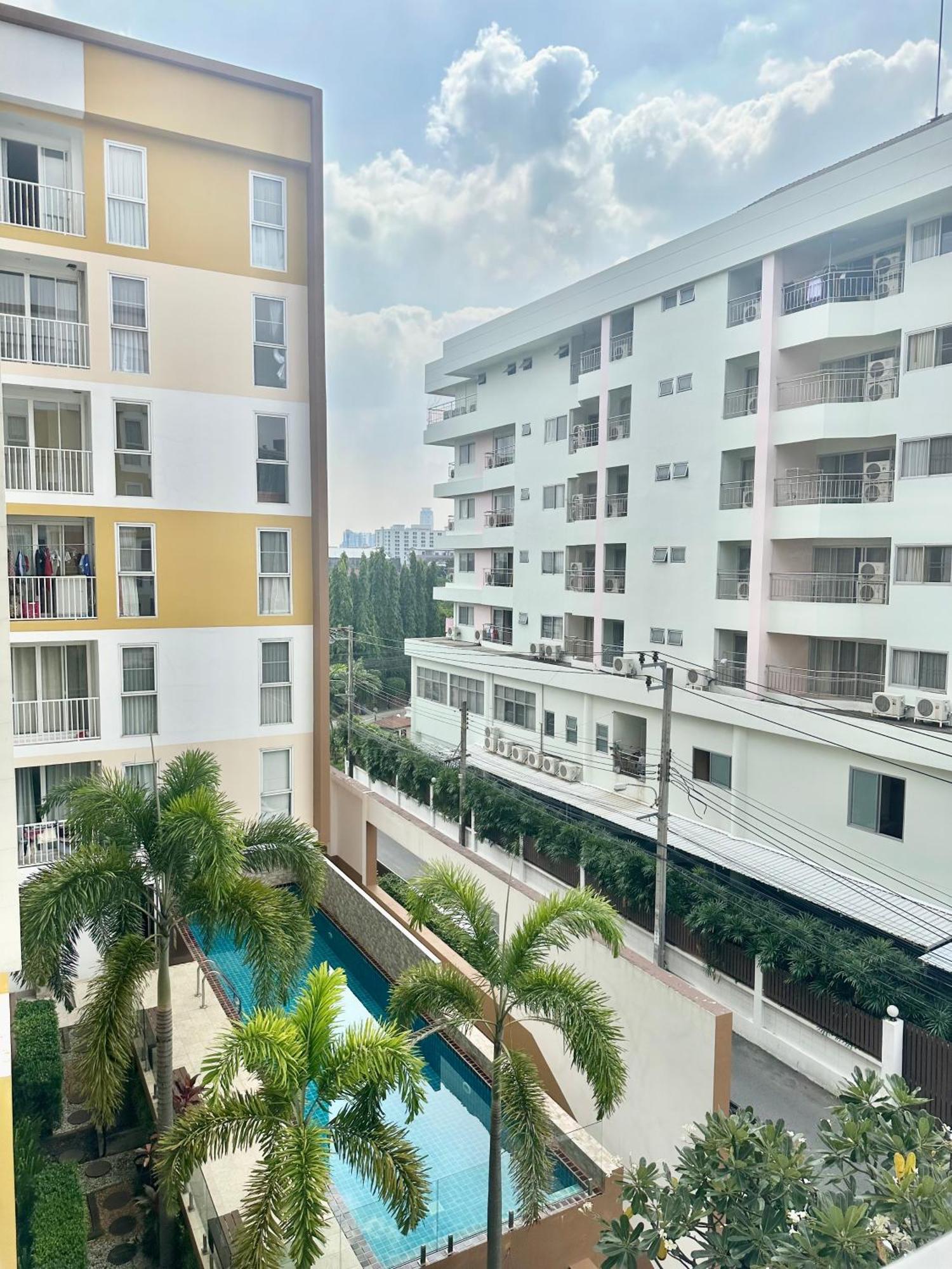 Apartamento Town Sukhumvit 71 Bangkok Exterior foto
